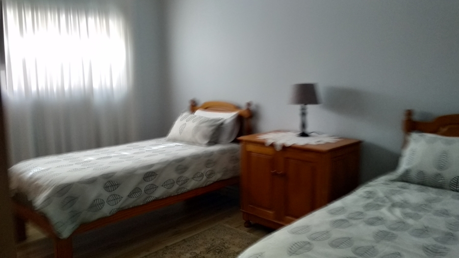 To Let 2 Bedroom Property for Rent in Outeniqua Strand Western Cape